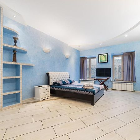 Classical Deribasivska 3-Bedrooms Apartment Одесса Экстерьер фото