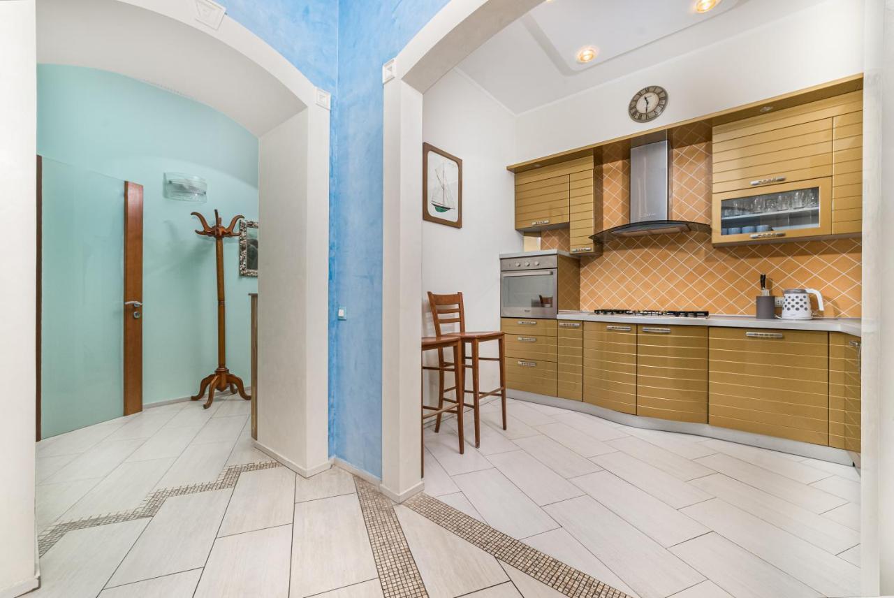 Classical Deribasivska 3-Bedrooms Apartment Одесса Экстерьер фото